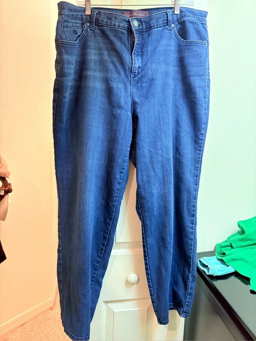 Gloria Vanderbilt women’s blue jeans straight leg